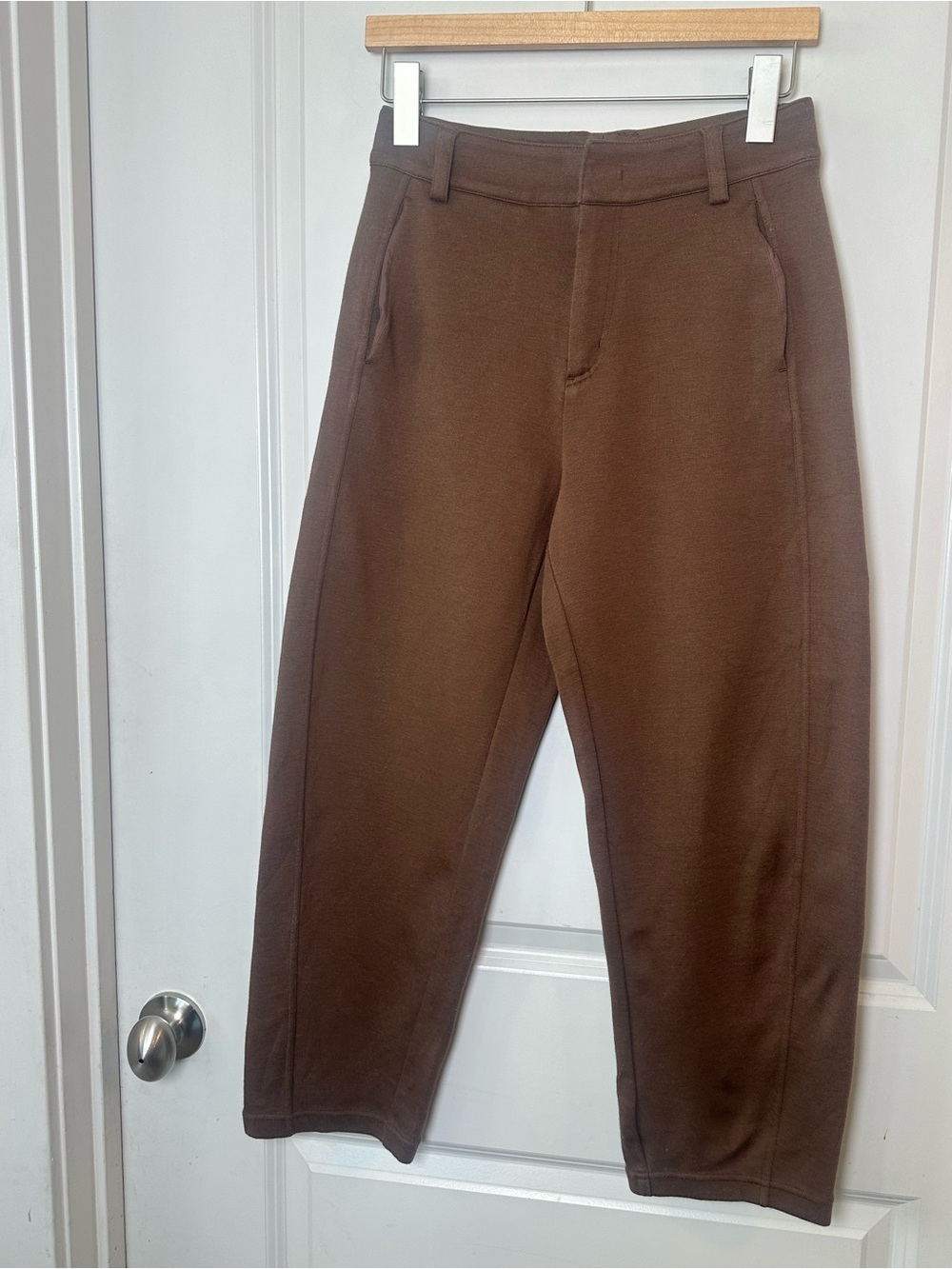 Neiwai Wool/Cotton Knit Barrel Brown Pants, XS/S